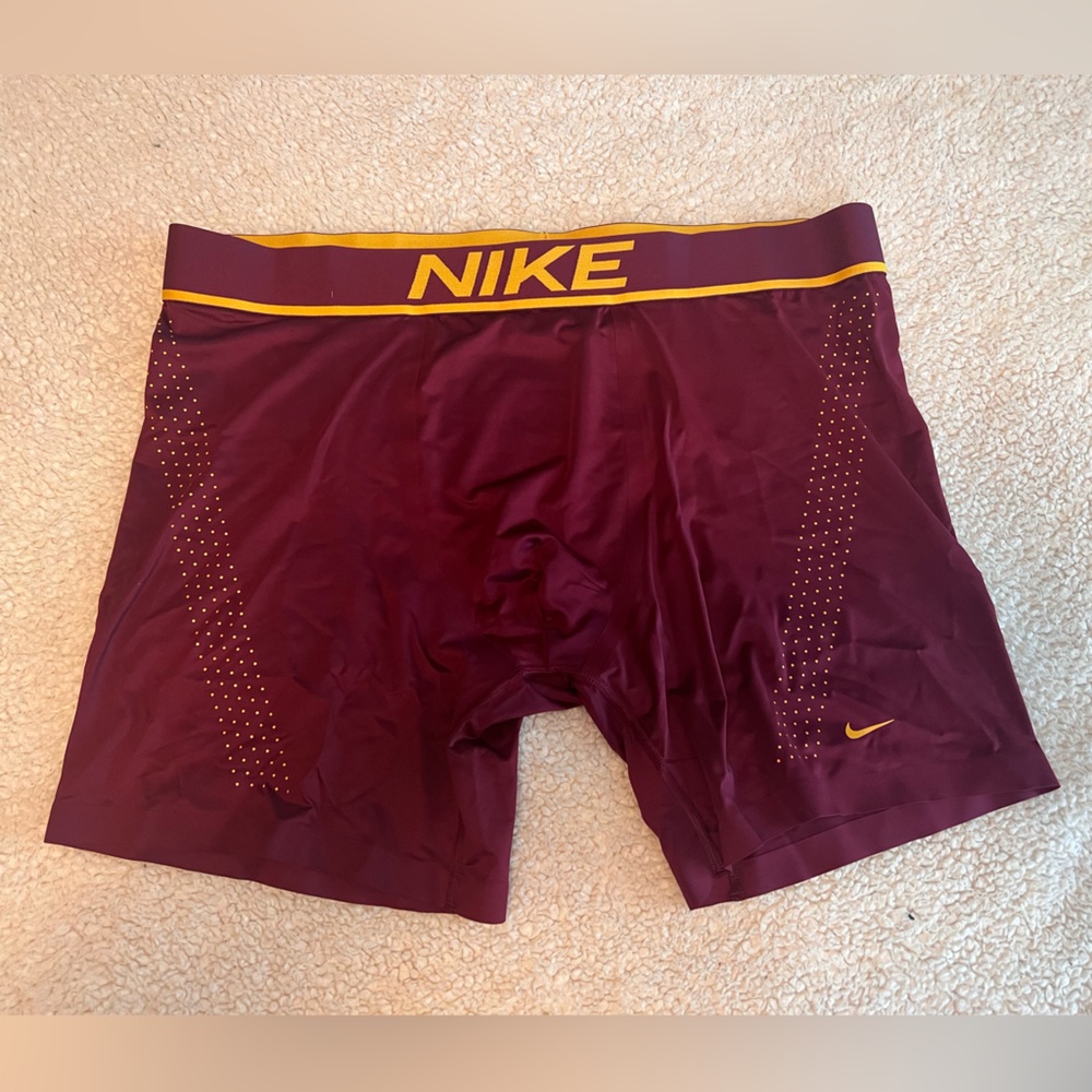 Nike Dri-Fit | Men’s Compression Shorts | Large | NEVER BEEN WORN